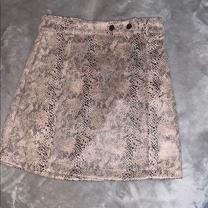 NWOT Haute Monde tan snack print mini skirt size s